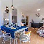 Vacation Helga Apartamento